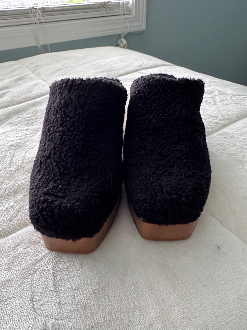 Vince Camuto Black Sherpa Platform Mule Clogs